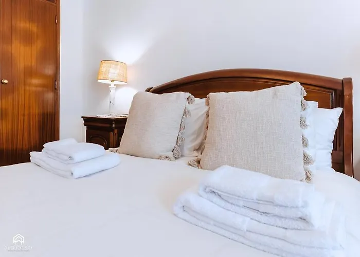 Casa Do Patio - 3 Bedrooms, Ponte Rol
