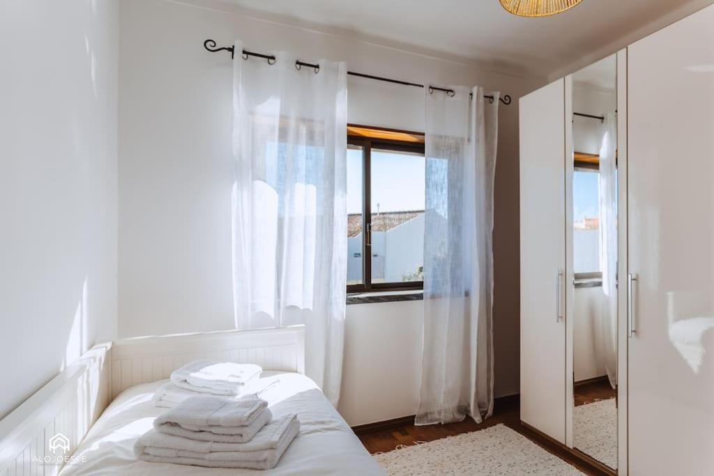 Casa Do Patio - 3 Bedrooms, Ponte Rol *